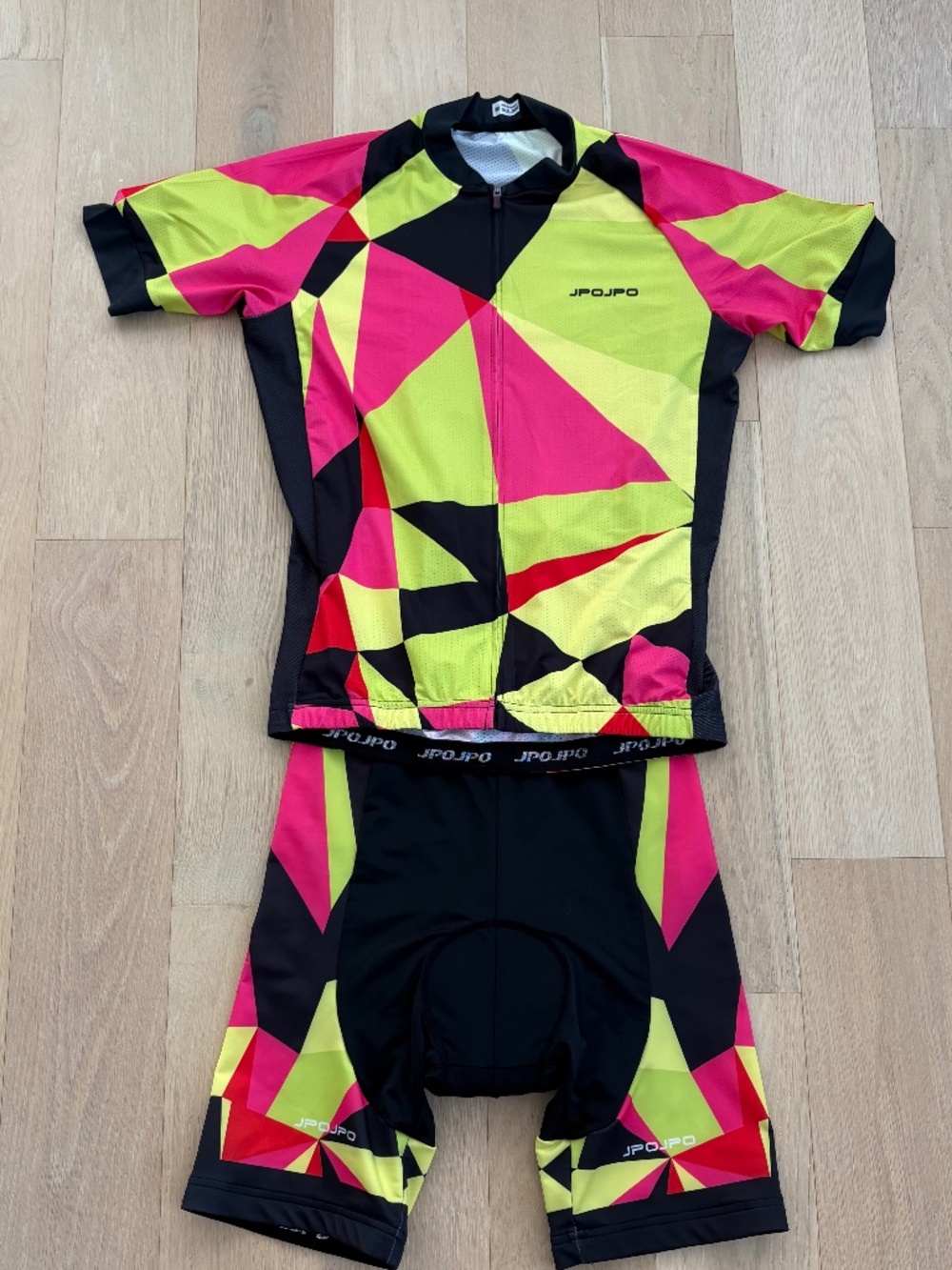 Cycling Kit - Picture 1 of 7